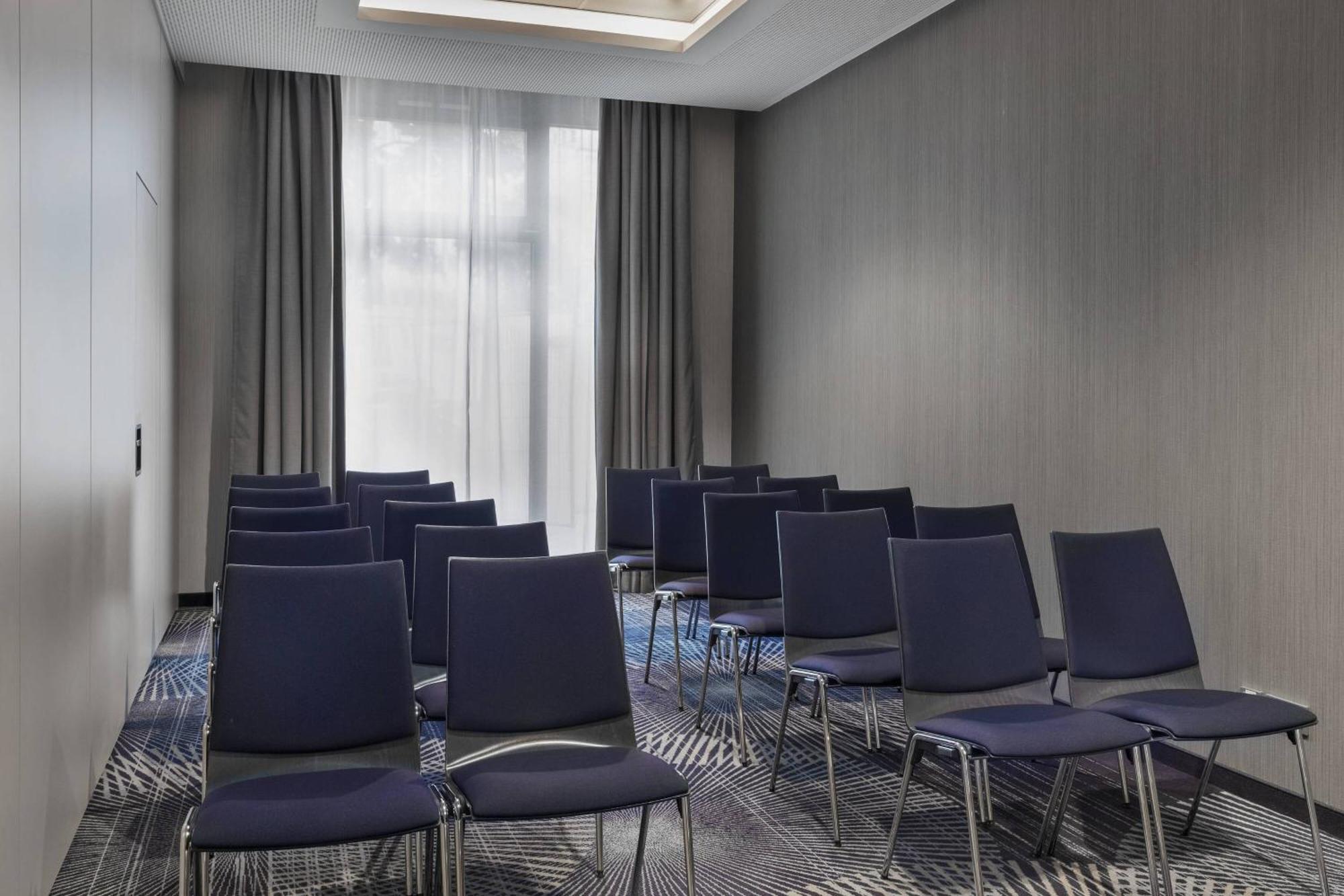 Courtyard By Marriott Hotel 4*