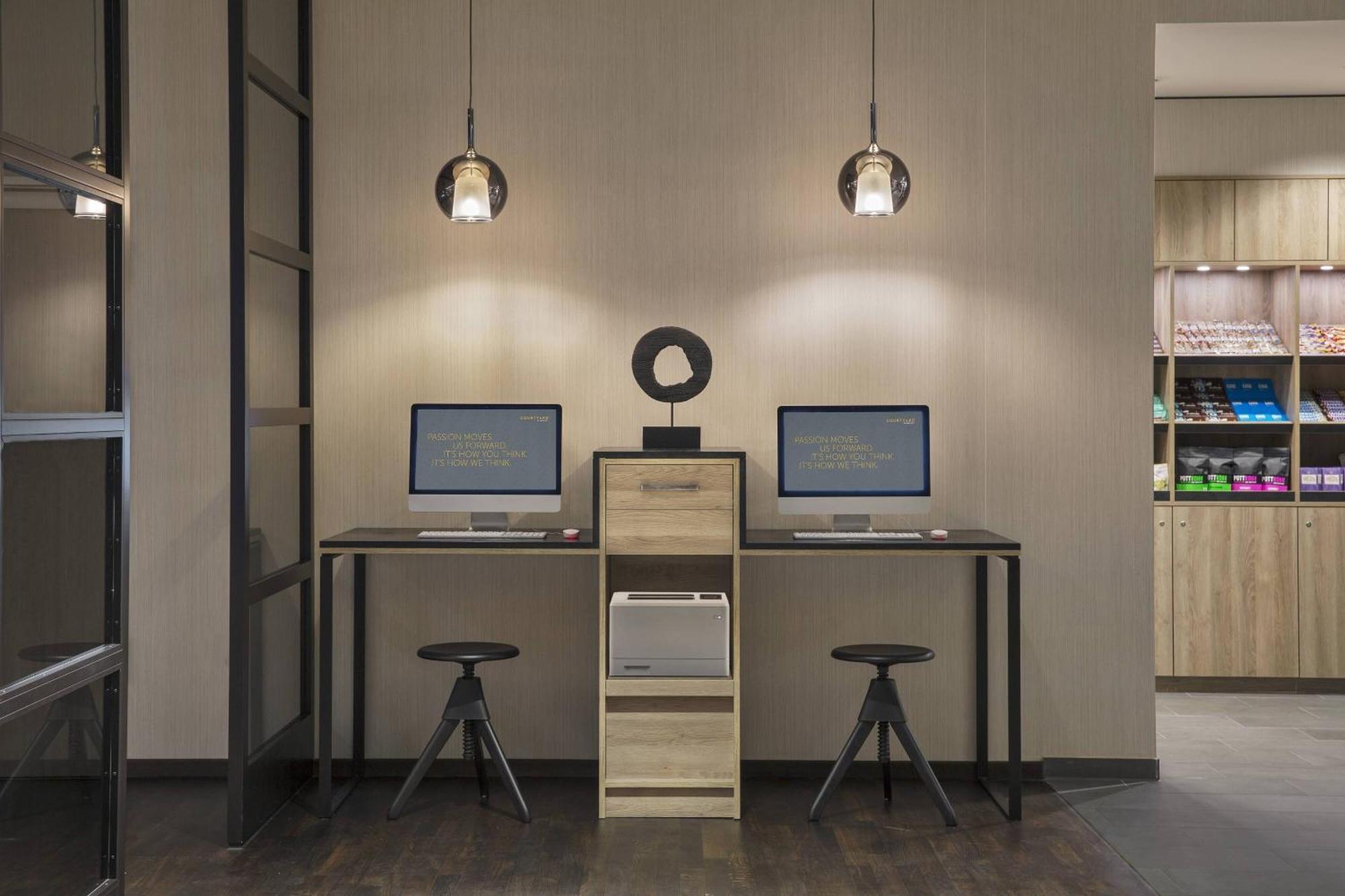 Hotel Courtyard By Marriott 4*