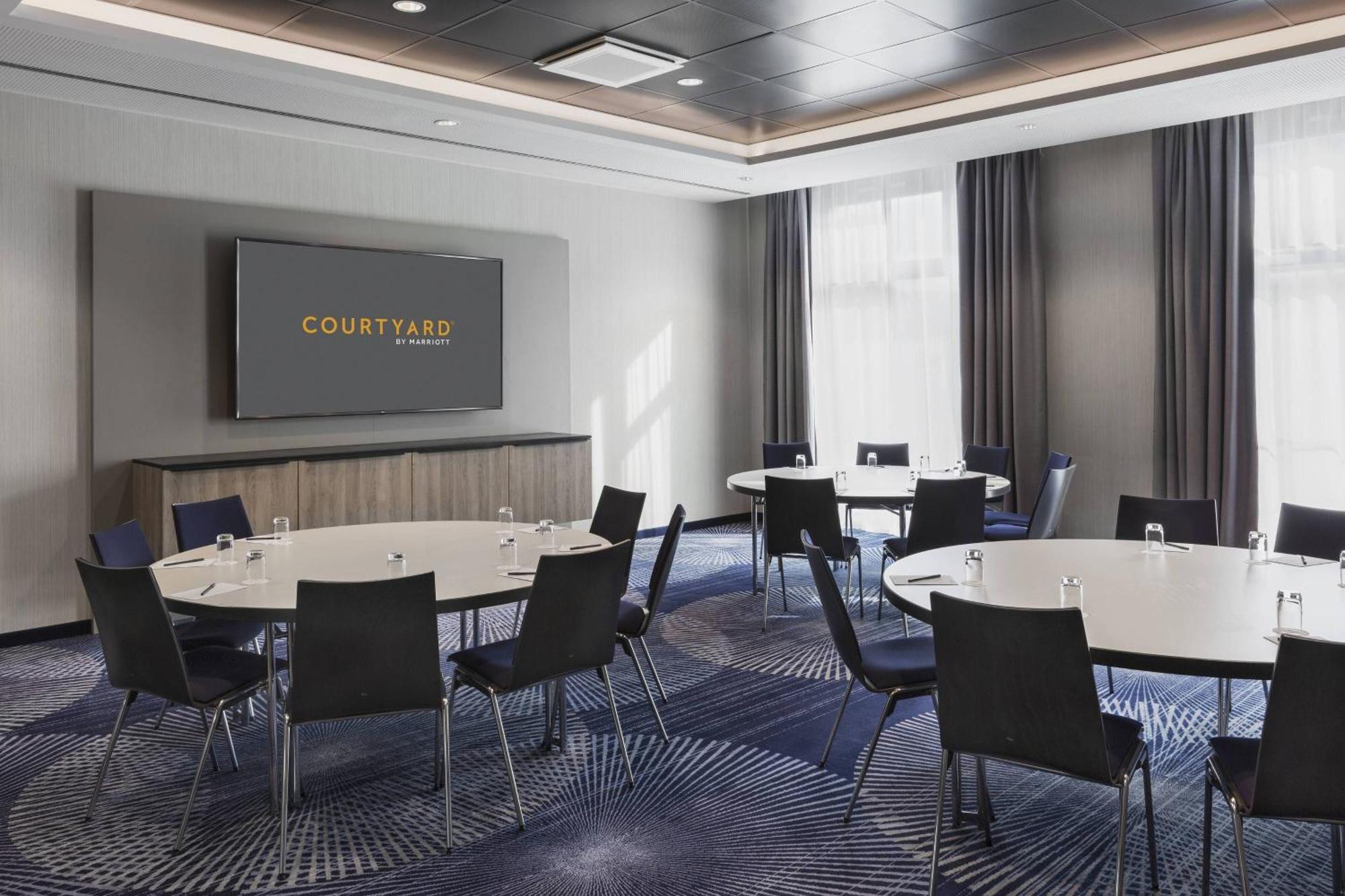 Courtyard By Marriott Hotel Hamburg