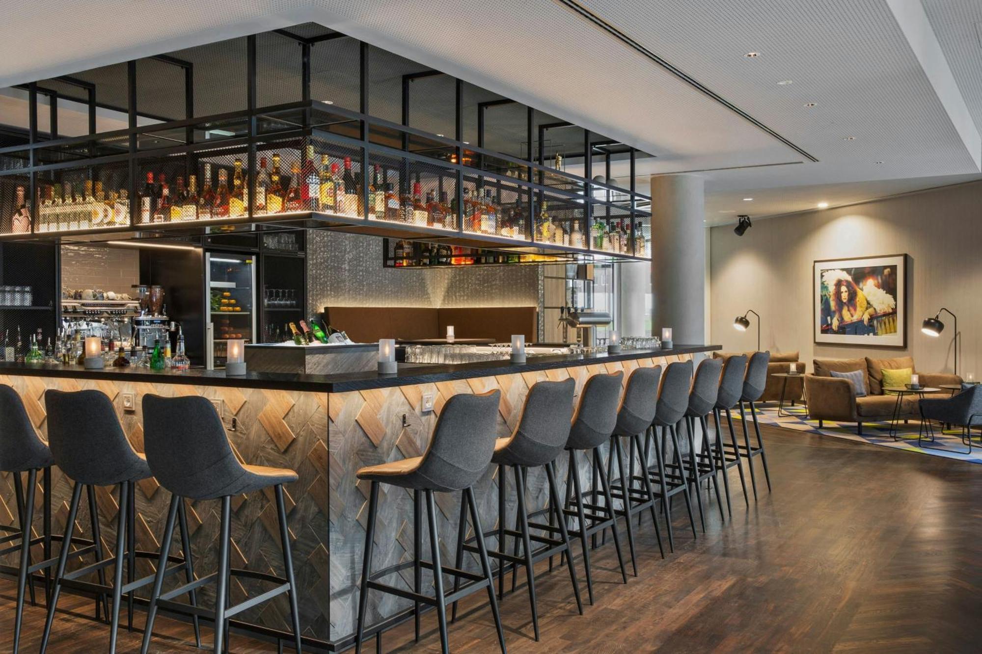 Courtyard By Marriott Hotel