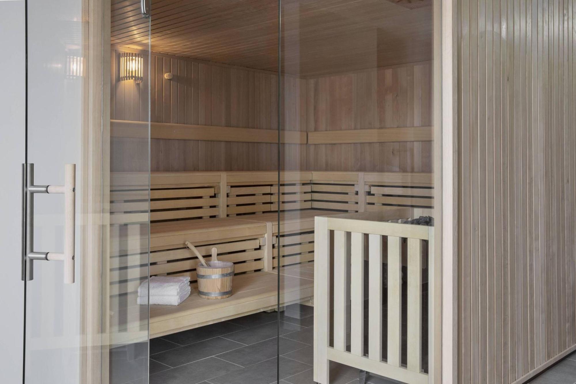 Courtyard By Marriott 4*