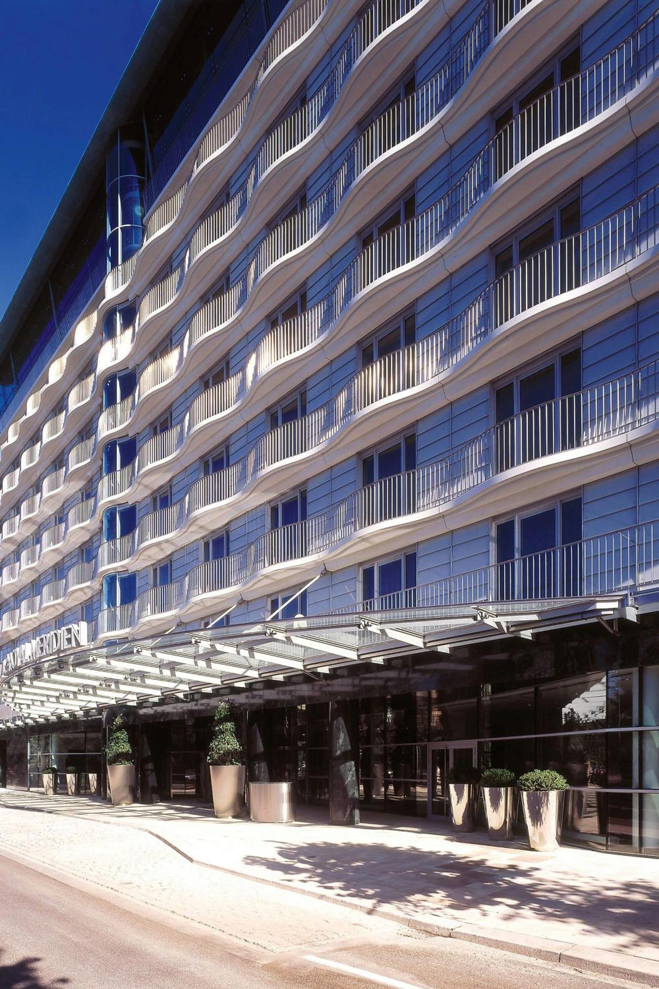 Le Meridien Hotel 5*