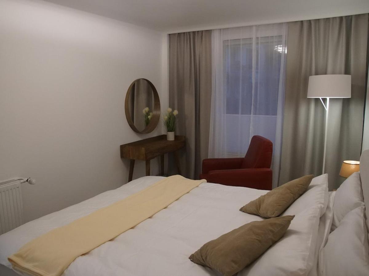 2-room With Balcony View Of Aussenalster Apartment
