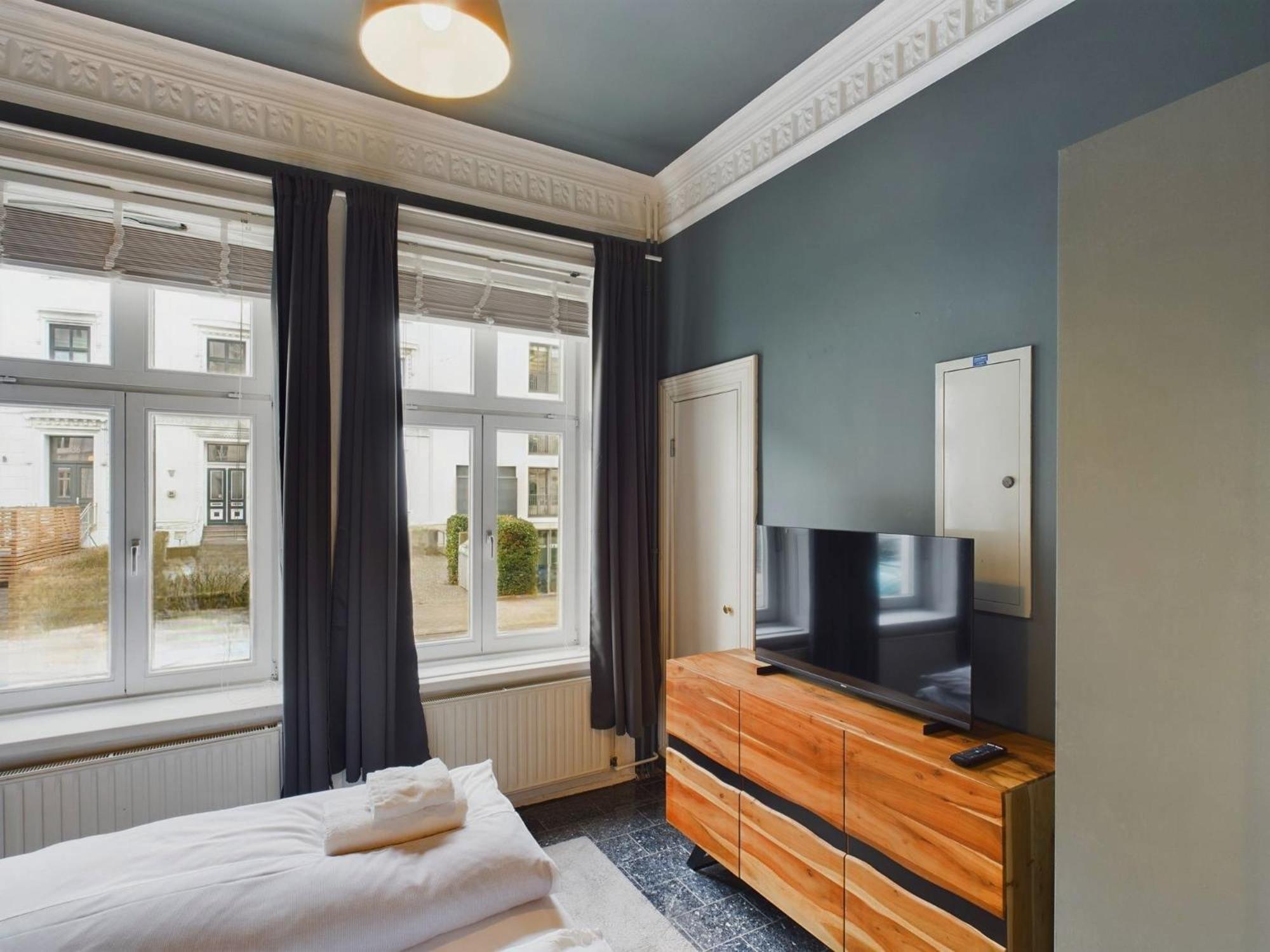 Art Apartment *