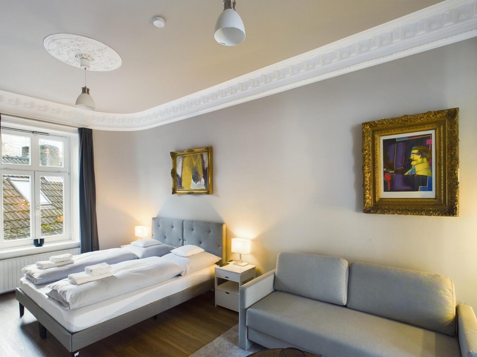 Art Apartment *