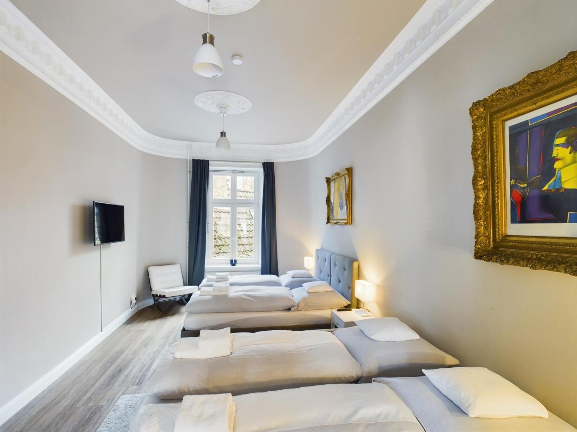 Art Apartment *
