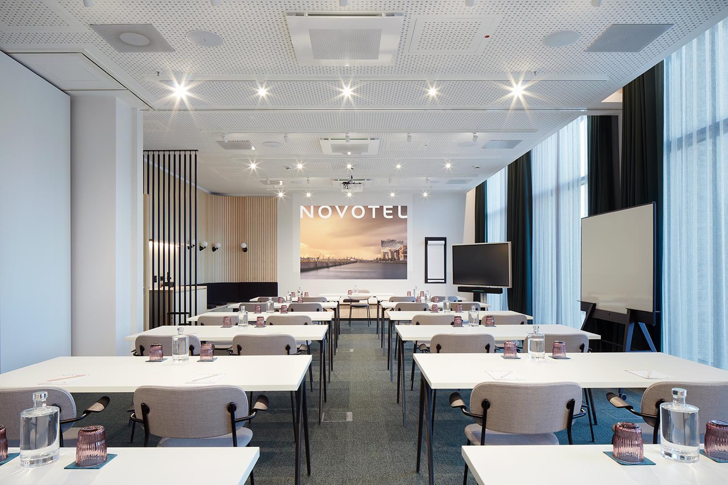 Hotel Novotel Station *