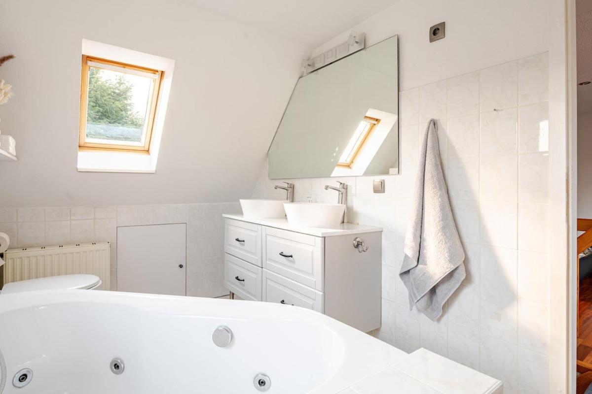 Familien Oase Mit Jacuzzi Und Garten Apartment Hamburg