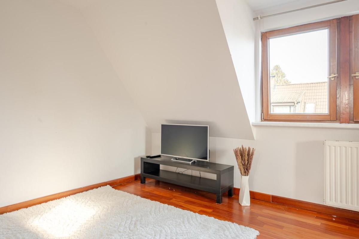 Apartment Familien Oase Mit Jacuzzi Und Garten
