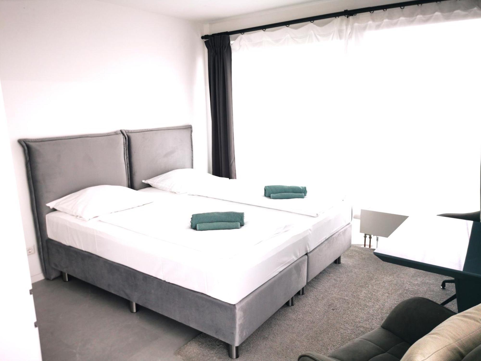 Apartment Hh 02 By Rockchair - Superhost Status - Modernes Mit Sonnigem Balkon & Premium Boxspringbetten In Winterhude - Geheimtipp Hamburg