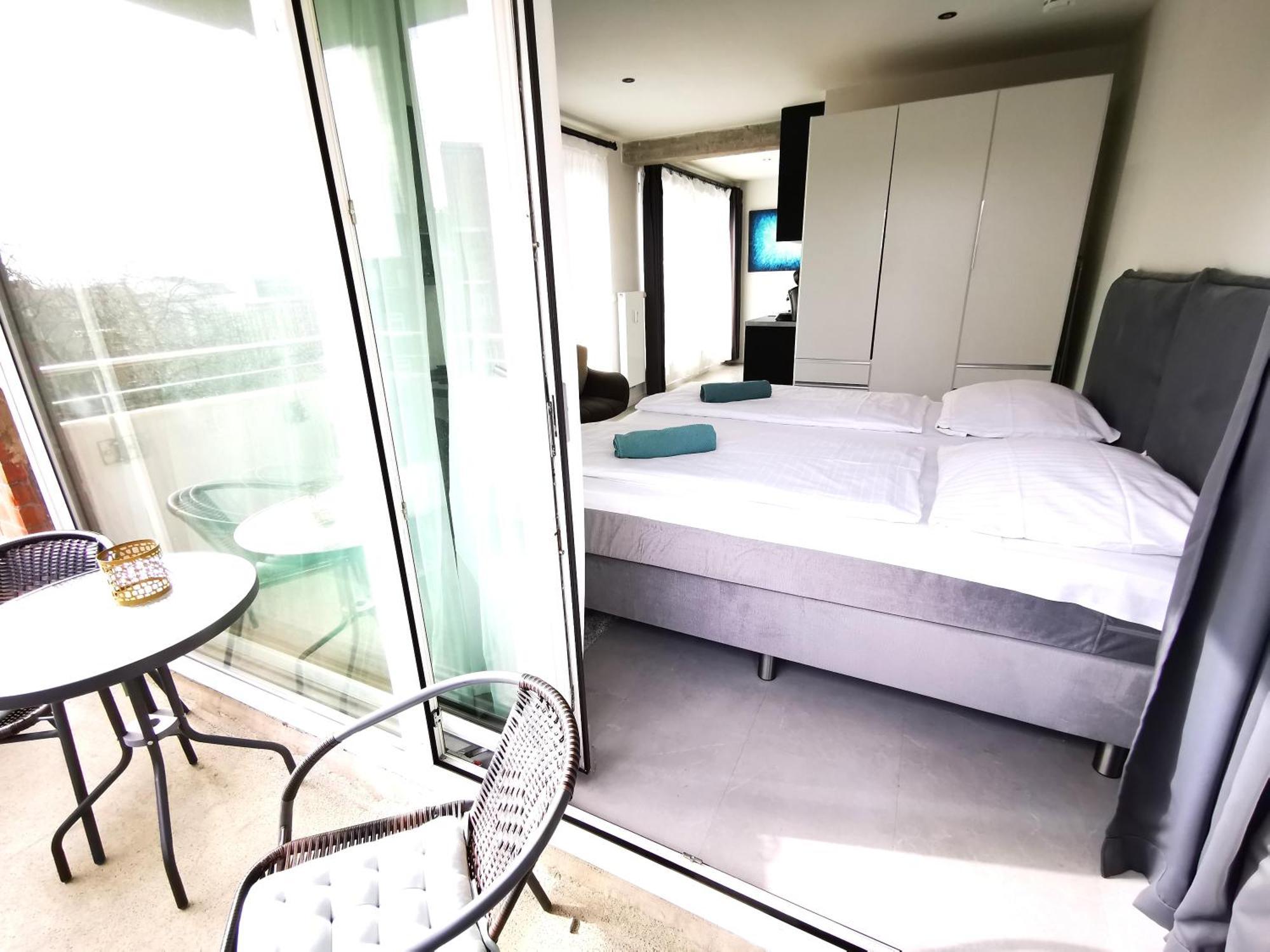Apartment Hh 02 By Rockchair - Superhost Status - Modernes Mit Sonnigem Balkon & Premium Boxspringbetten In Winterhude - Geheimtipp