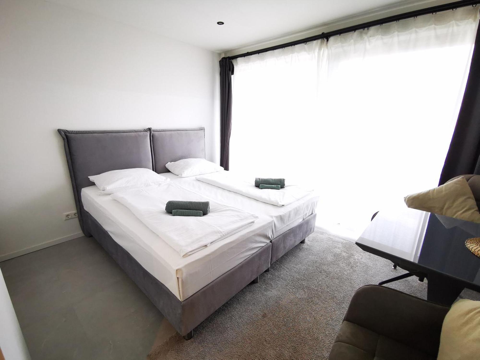 Hh 02 By Rockchair - Superhost Status - Modernes Mit Sonnigem Balkon & Premium Boxspringbetten In Winterhude - Geheimtipp Apartment *