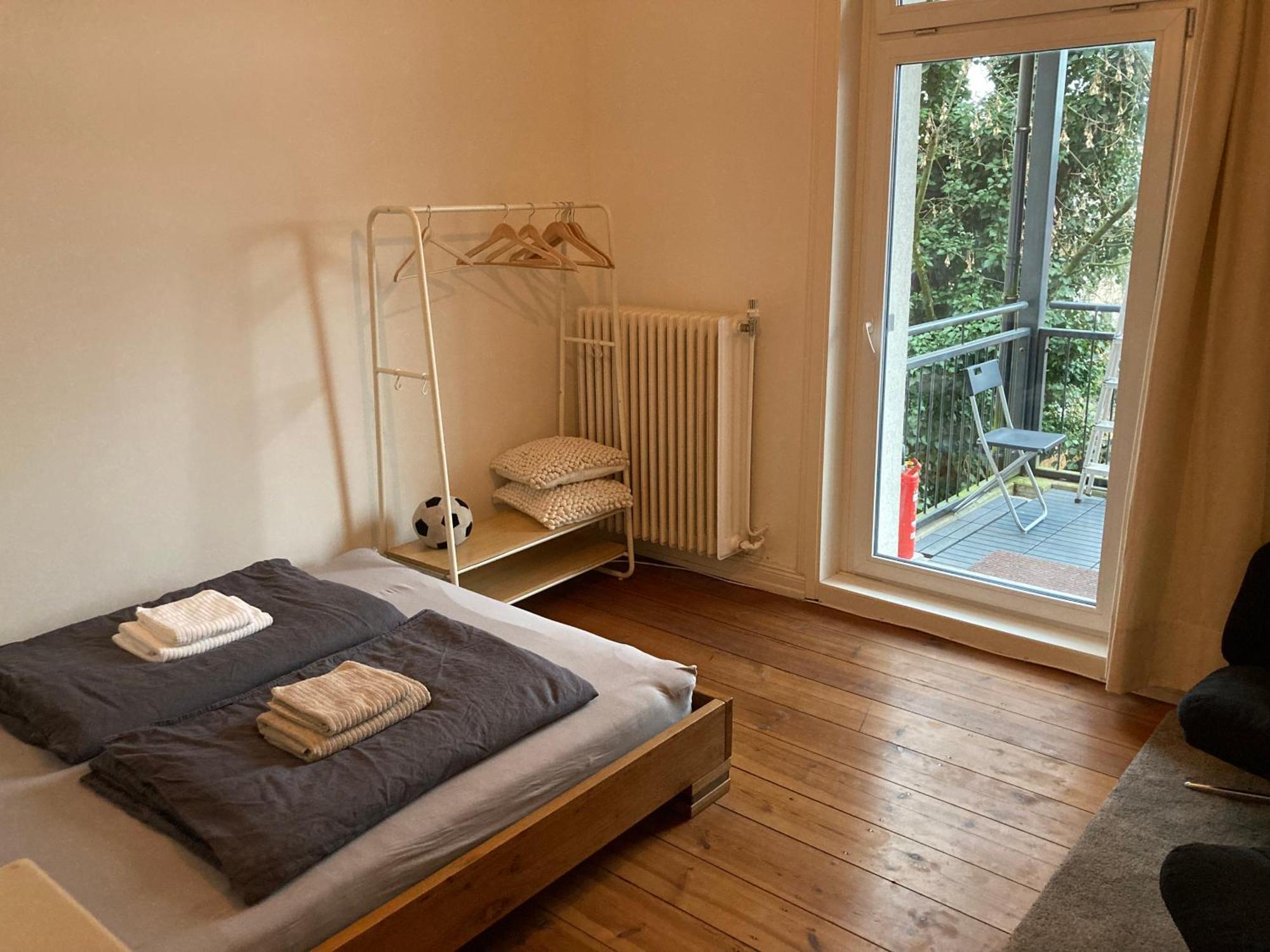 Zentrales Mit Eigenem Balkon Privatunterkunft