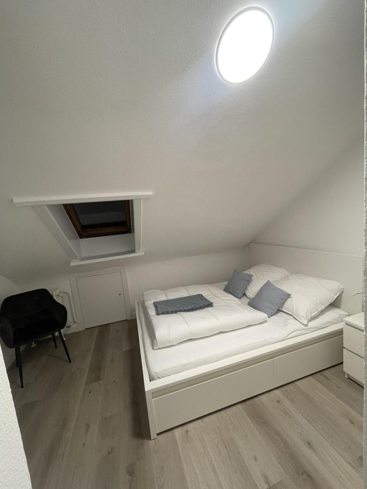 Bright & Modern In Apartment
