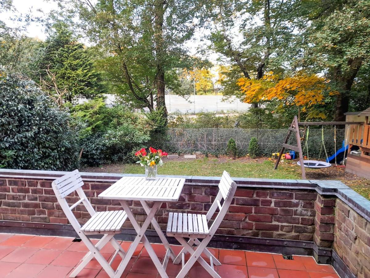 Lejlighed Private Small W Own Entrance, Spacious Bathroom, On-site Parking *