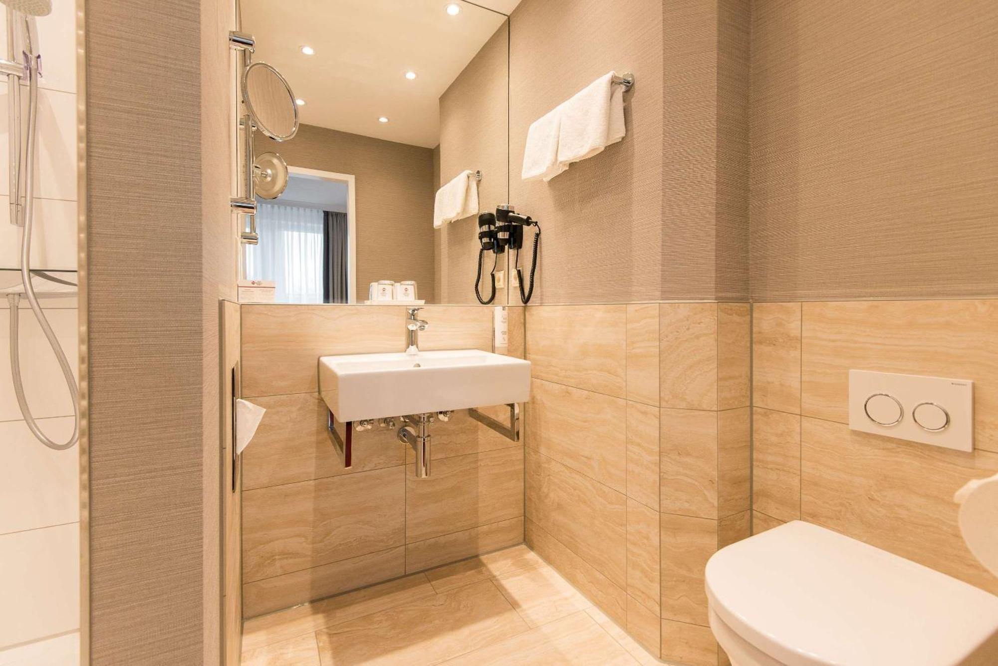 Western St. Raphael 4*