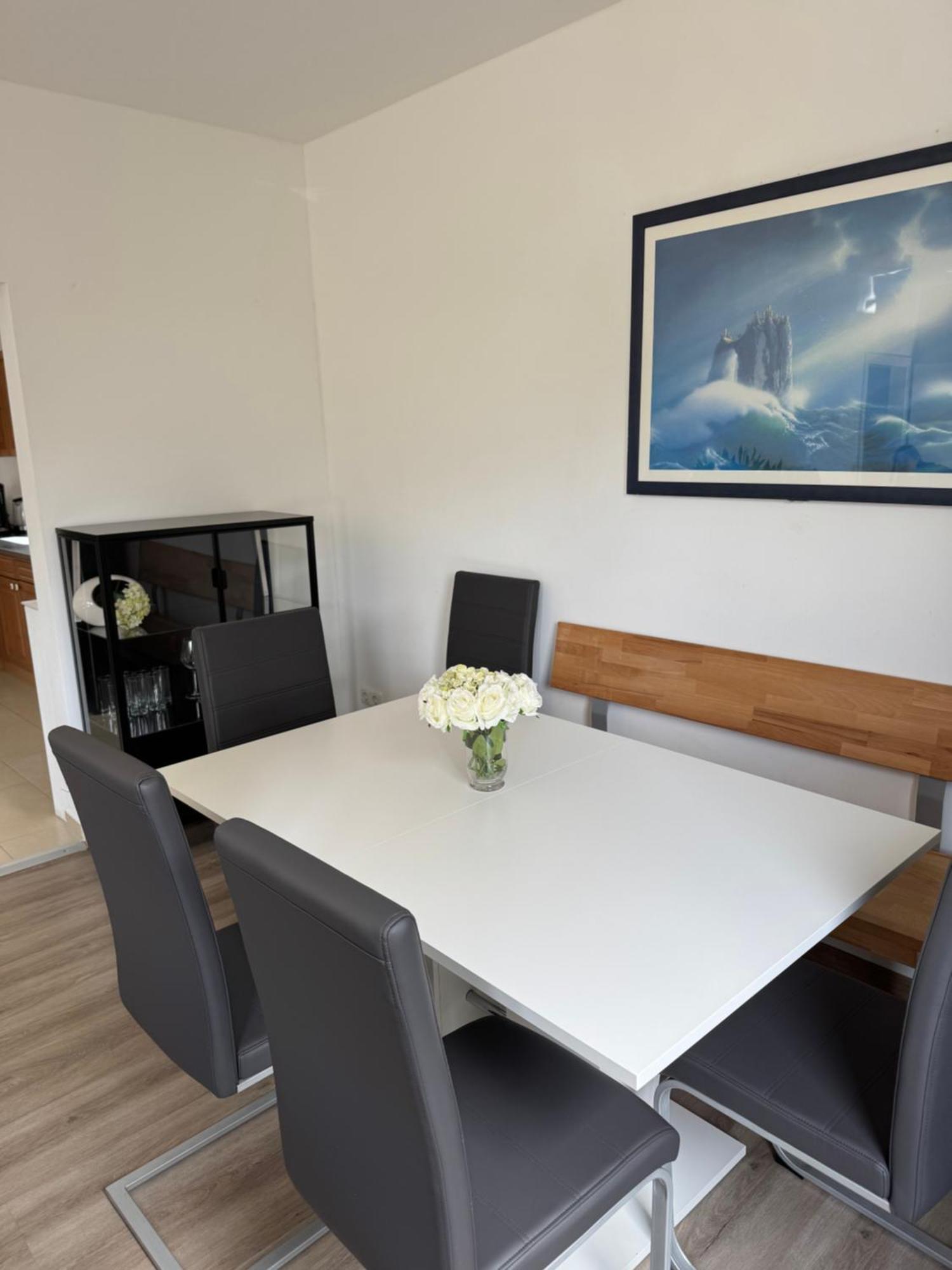 Schoenes Und Modernes Haus In Hamburg-billstedt *