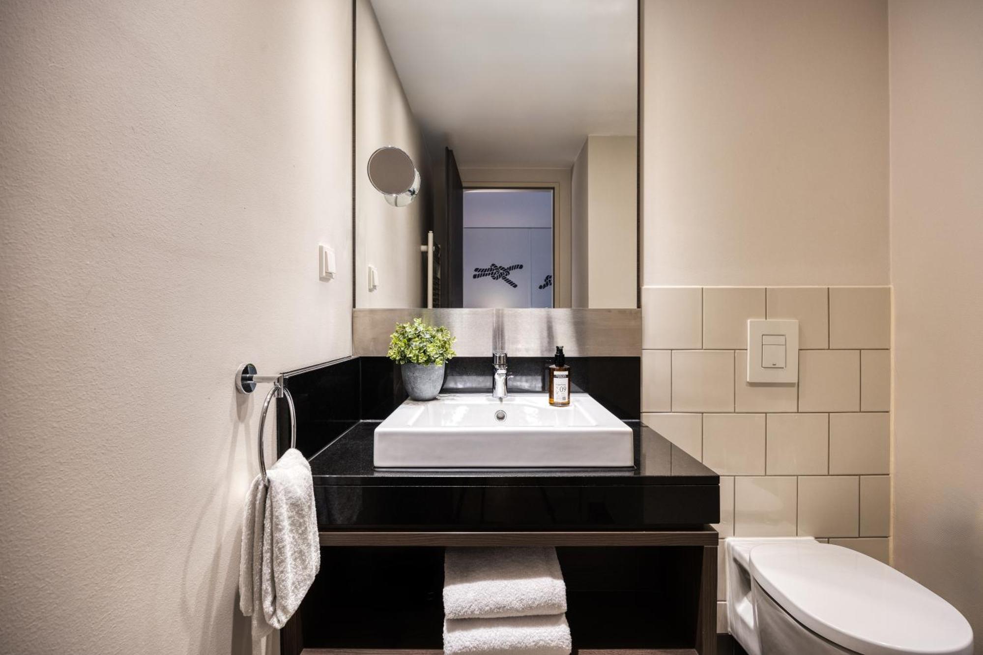 Aparthotel Citadines Michel 4*