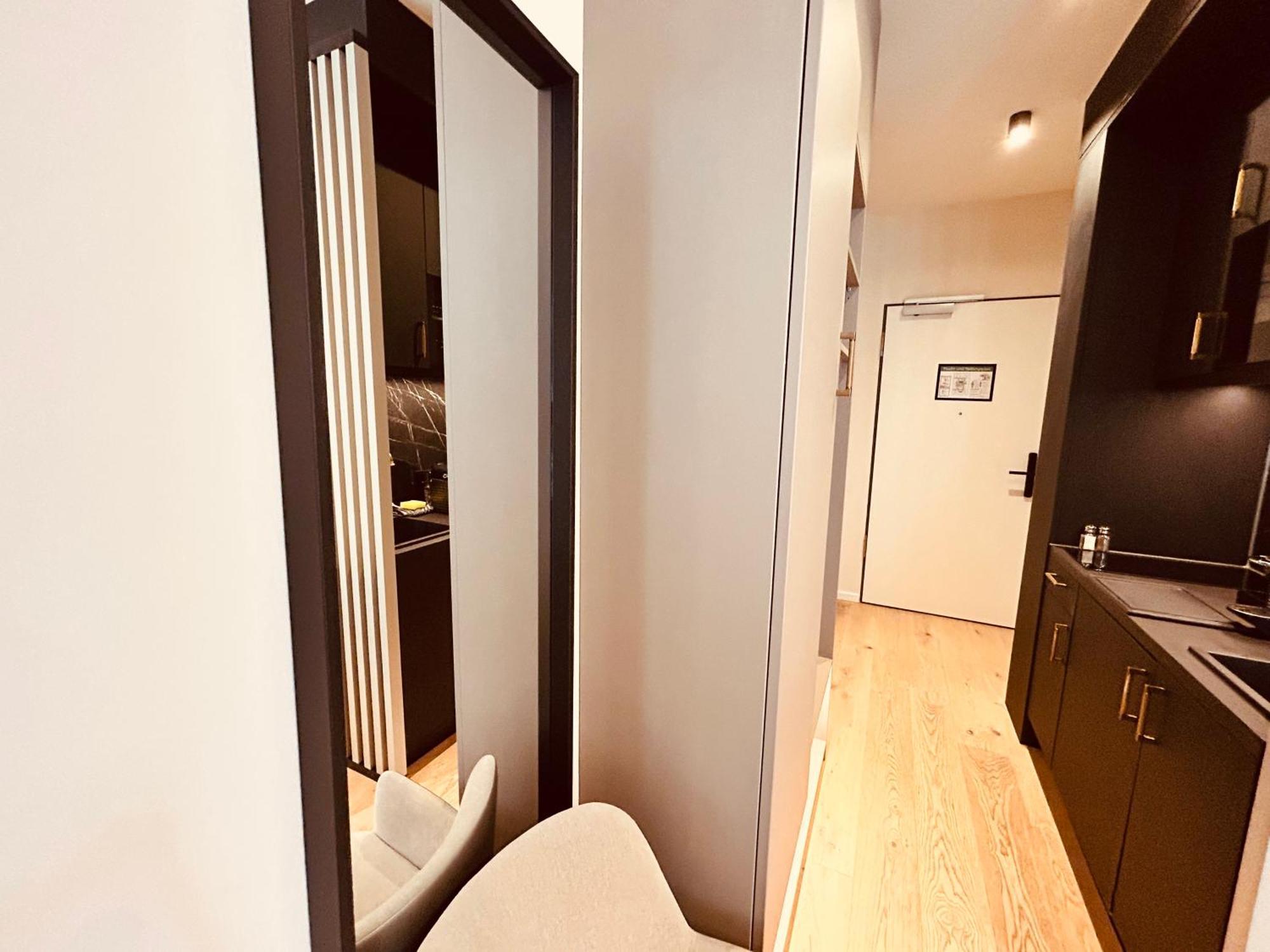 The Myde Self Check-in Apartment *
