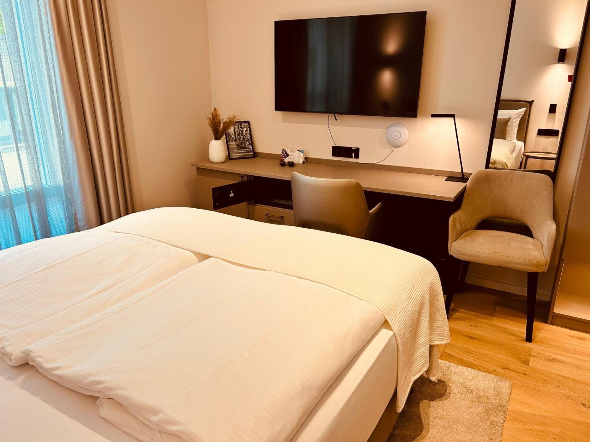 The Myde Self Check-in Apartment *