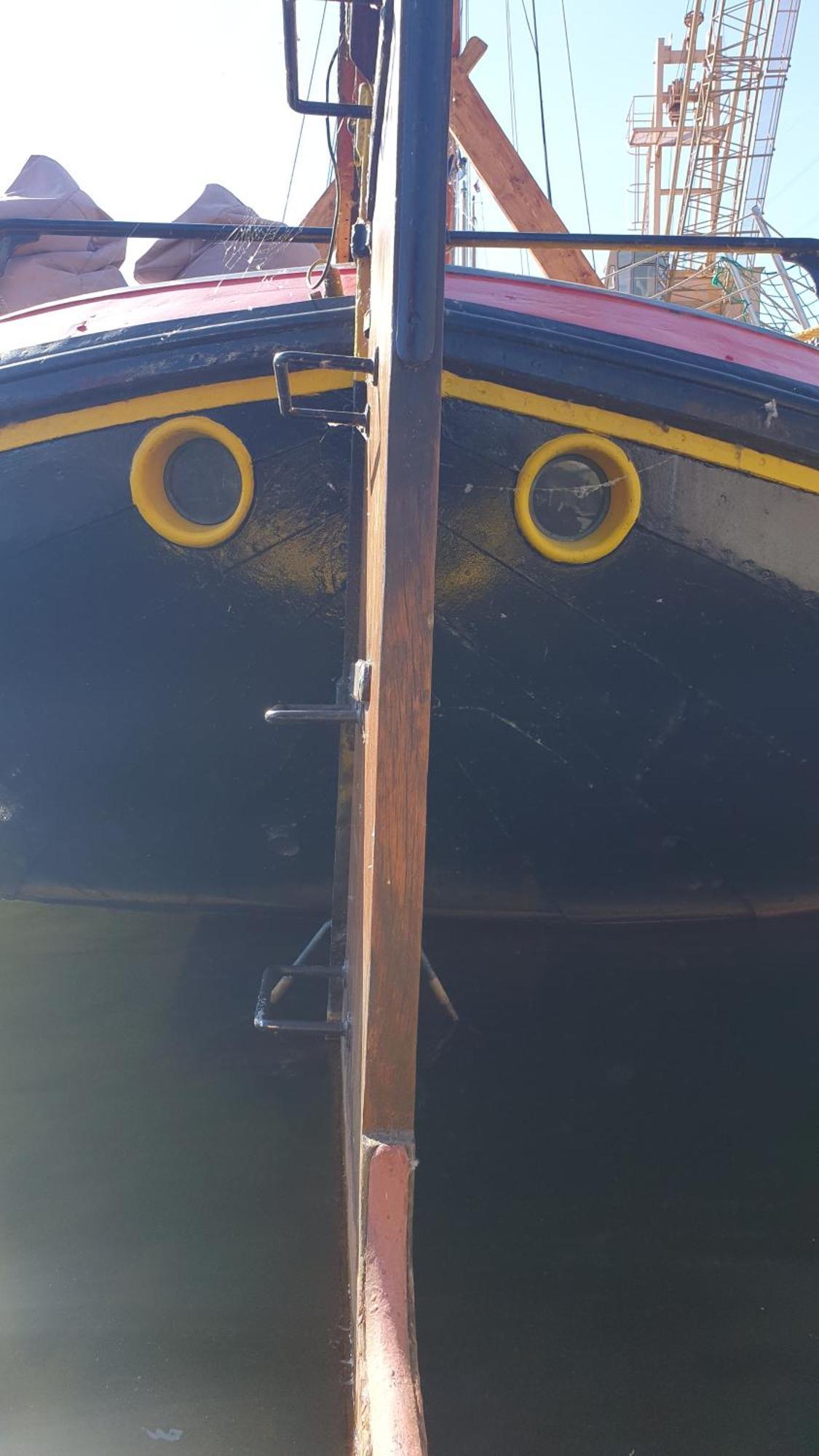 Hausboot Jonathan Botel *