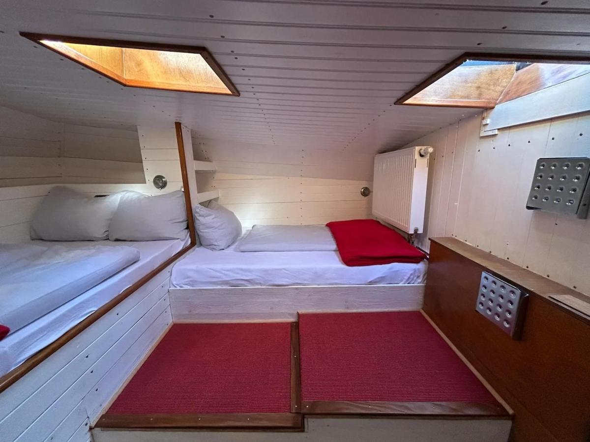 Botel Hausboot Jonathan Hamburg