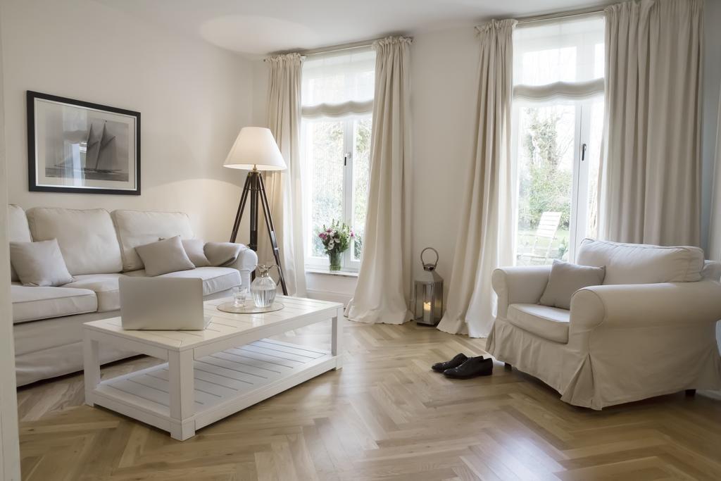 Von Deska - White House Hamburg