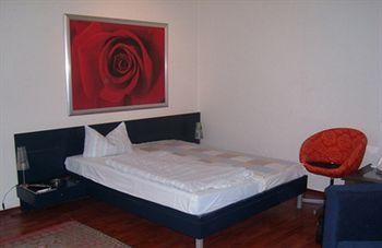 Hotel Village 3*