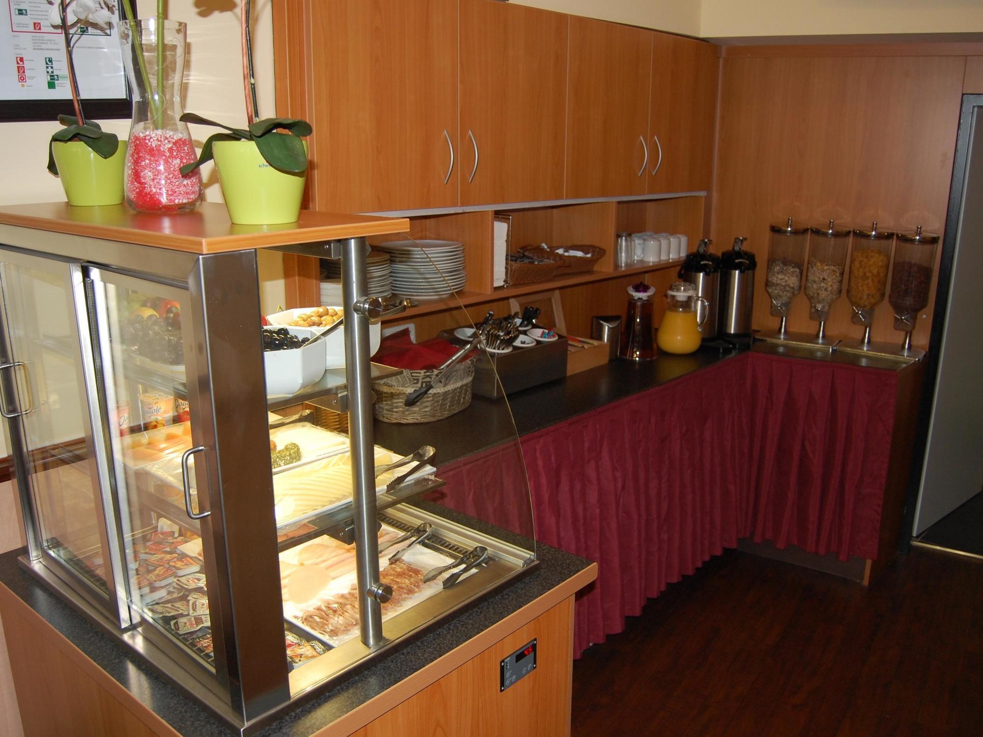 Altan Hotel