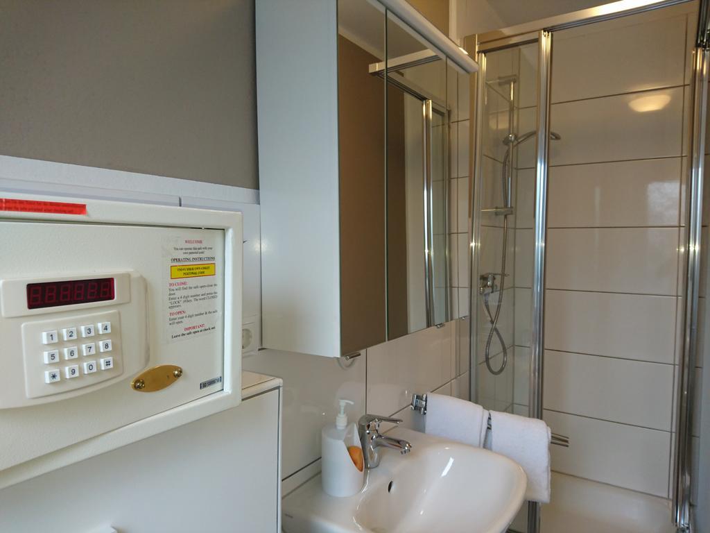 Budapester Hof Gaestehaus Guest house Hamburg