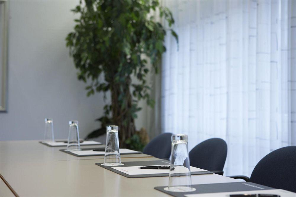 Intercityhotel Altona Hotel 3*