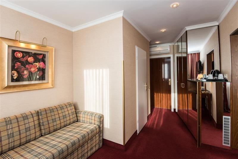 Hotel Western St. Raphael 4*