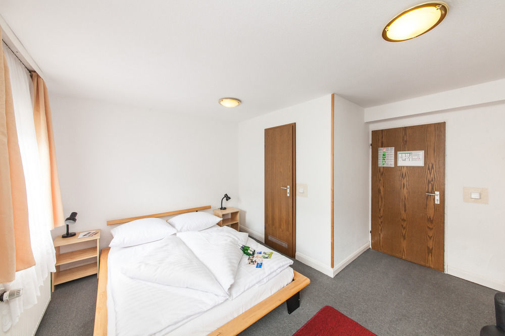 Signature Astoria Hotel 3*