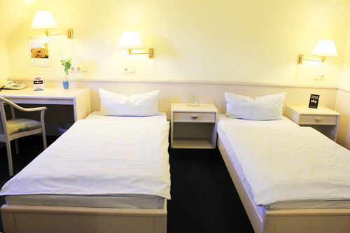 Hotel Altenwerder Hof 3*