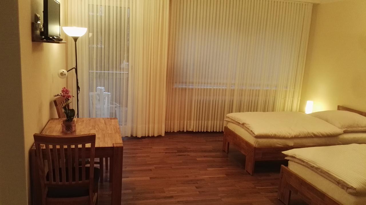 Monteurzimmer Barbaroussis Hostel