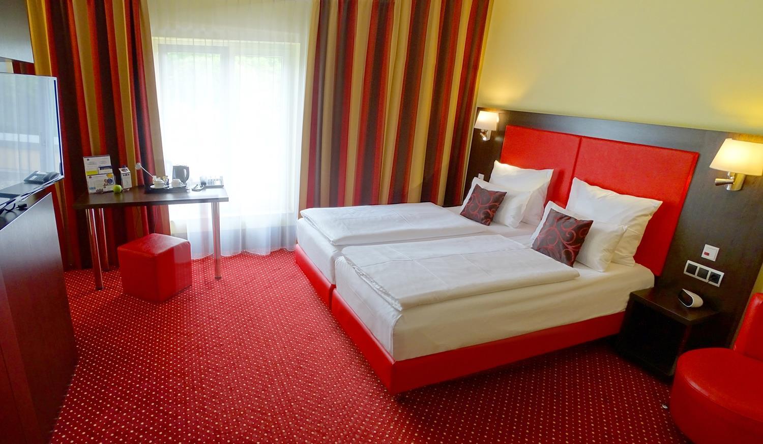 Western Plaza Hotel