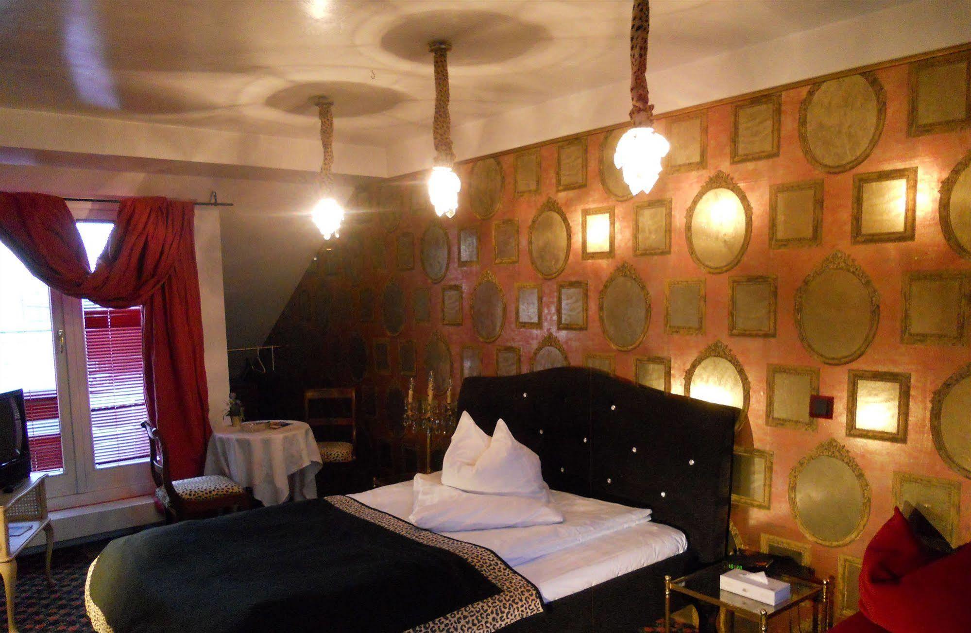 Village Hotel 3*