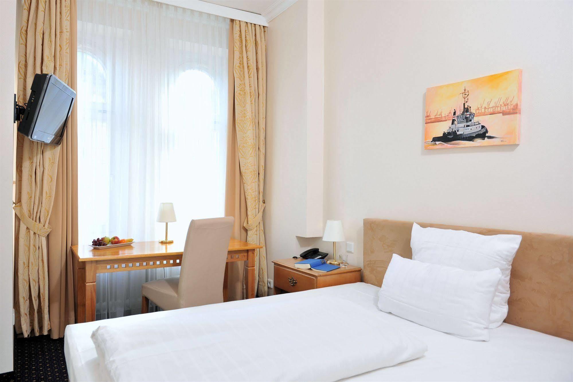 Fürst Bismarck 3* Hamburg