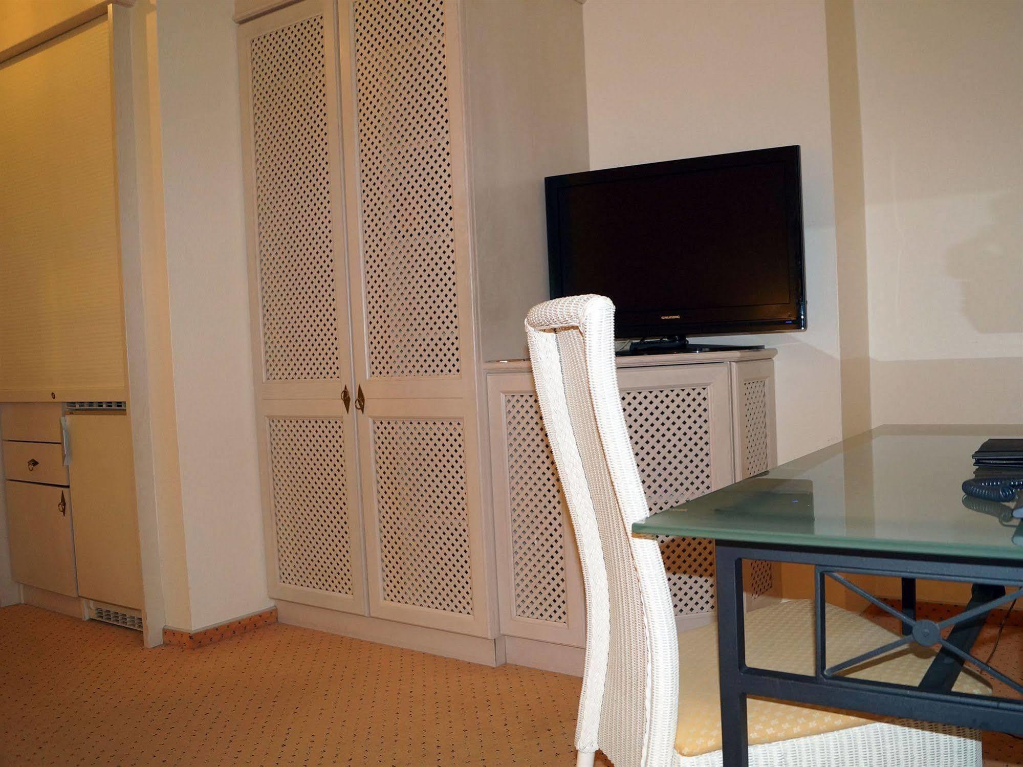 Entrée Groß Borstel Garni Hotel 3*