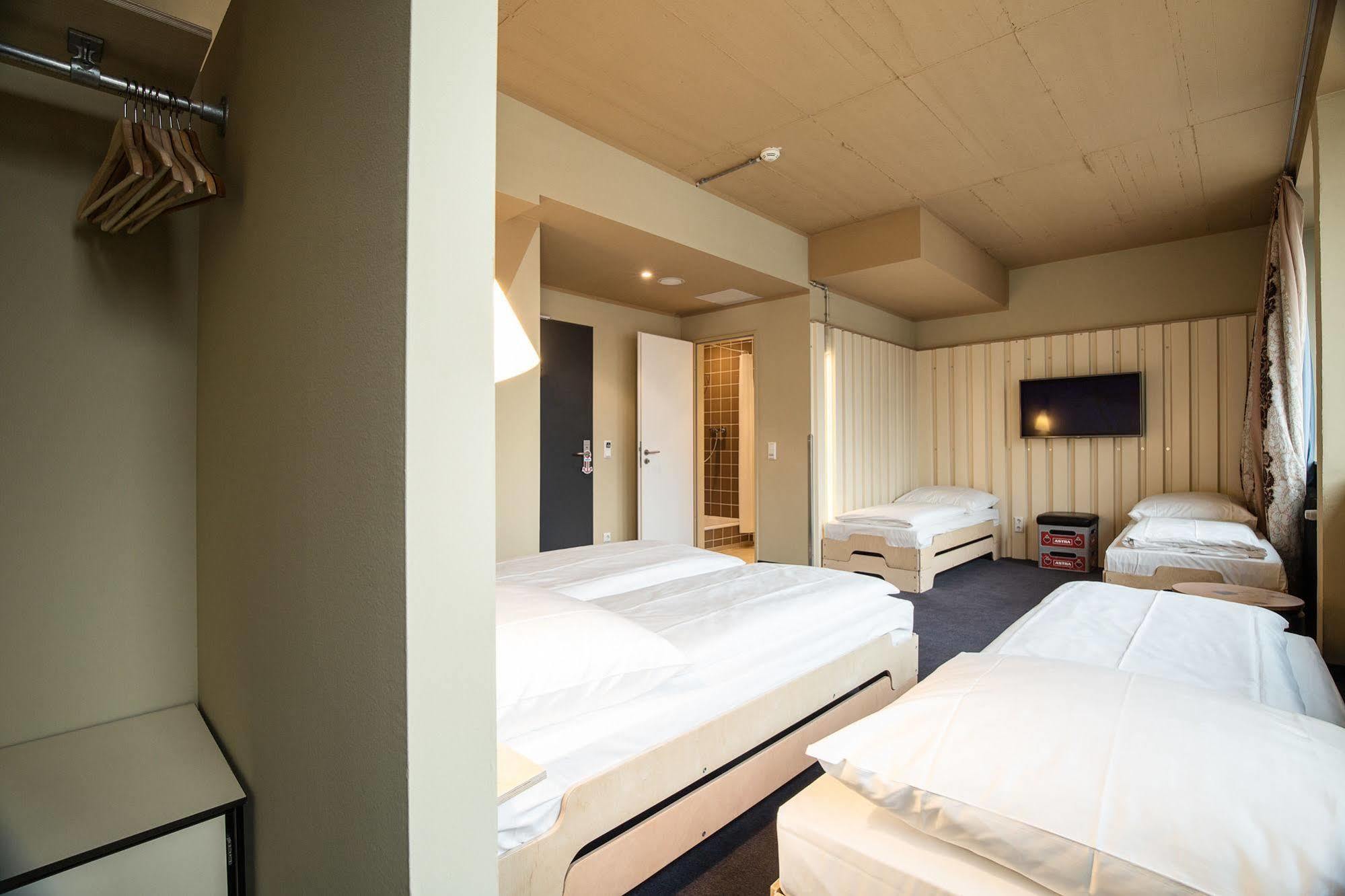 Superbude St. Georg Hotel 2*