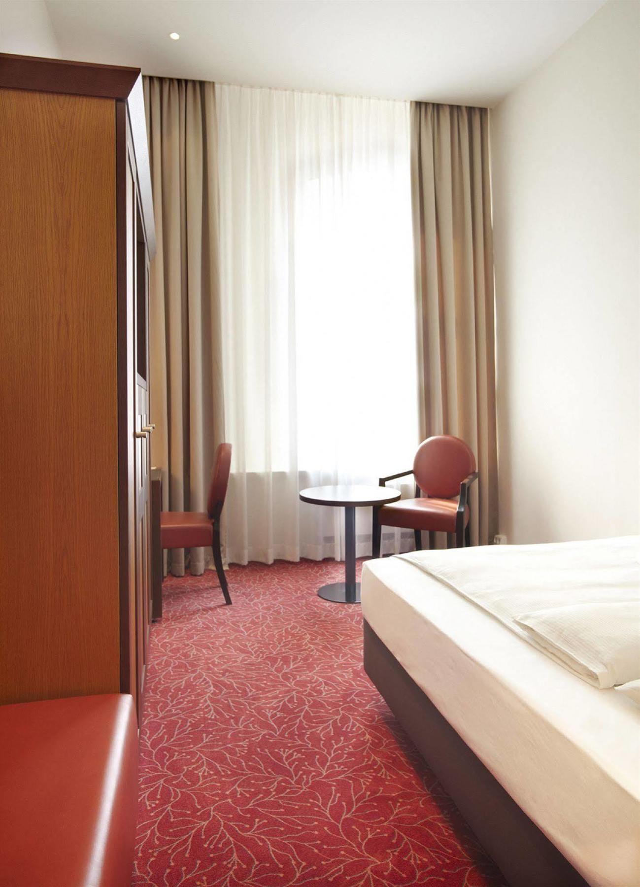 Hafen Hotel Hamburg-Harburg