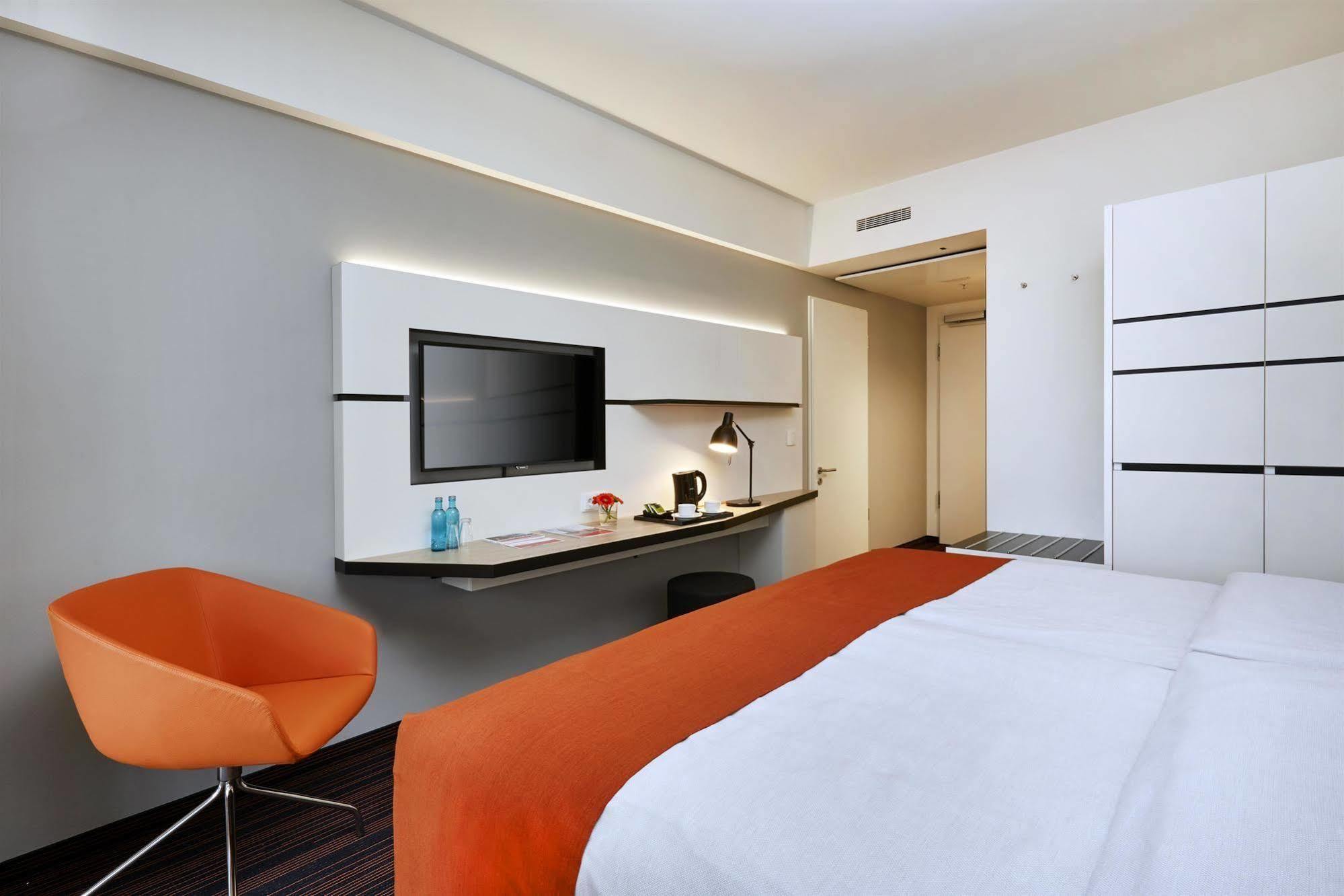 Hotel Hyperion