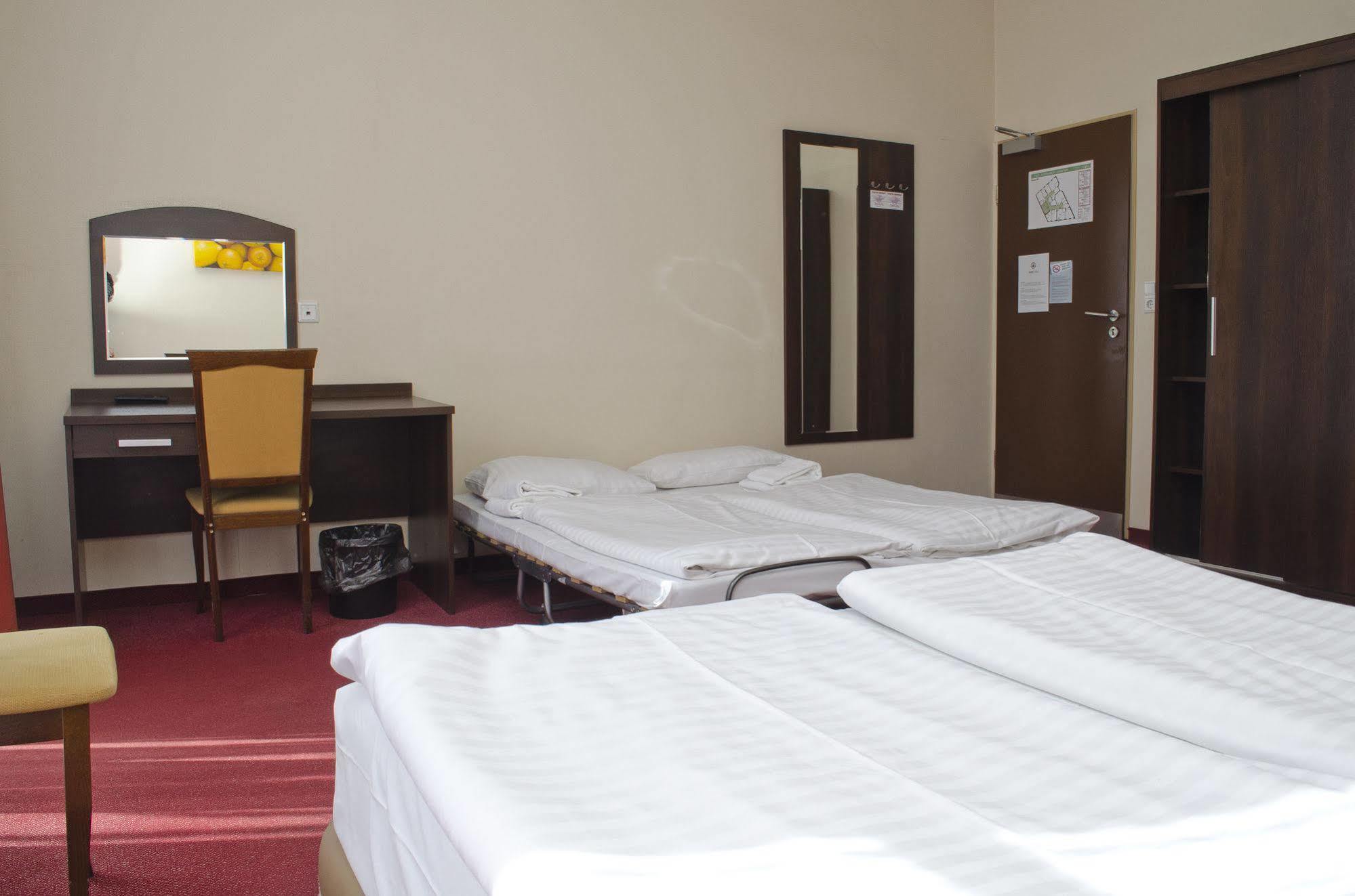 Polo Am Zob Hotel 3*