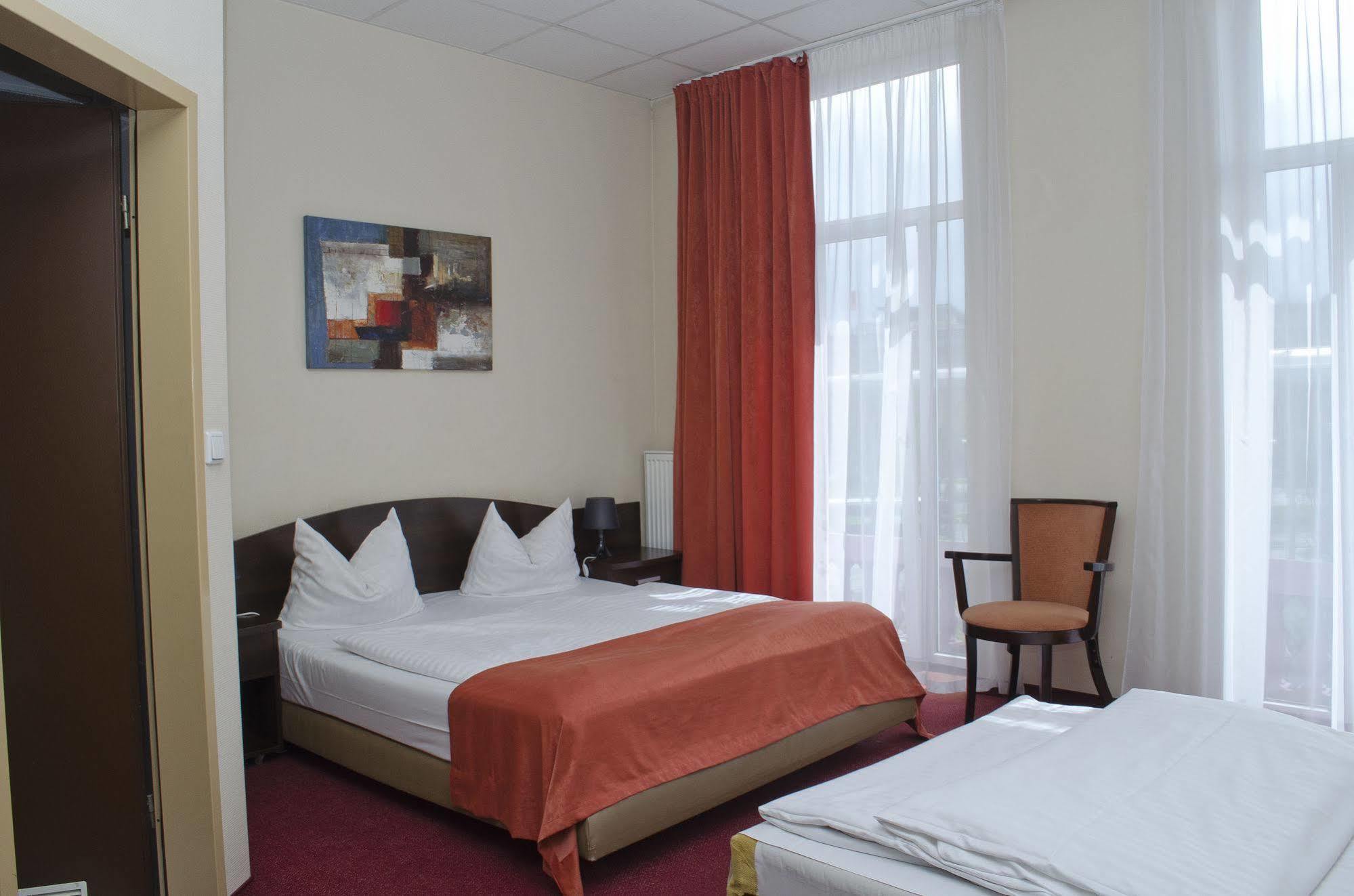 Hotel Polo Am Zob