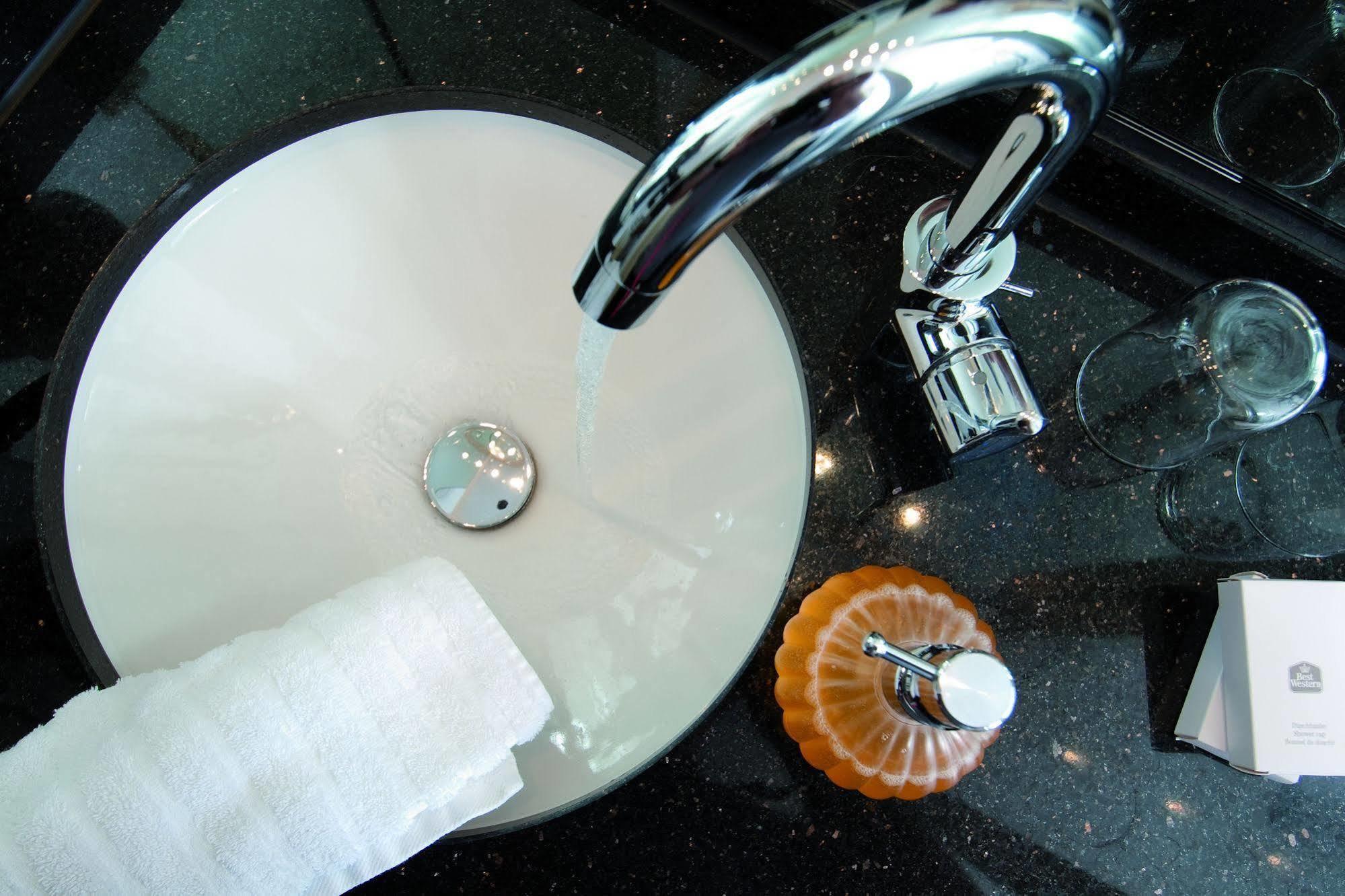 Western Raphael Altona Hotel 3*