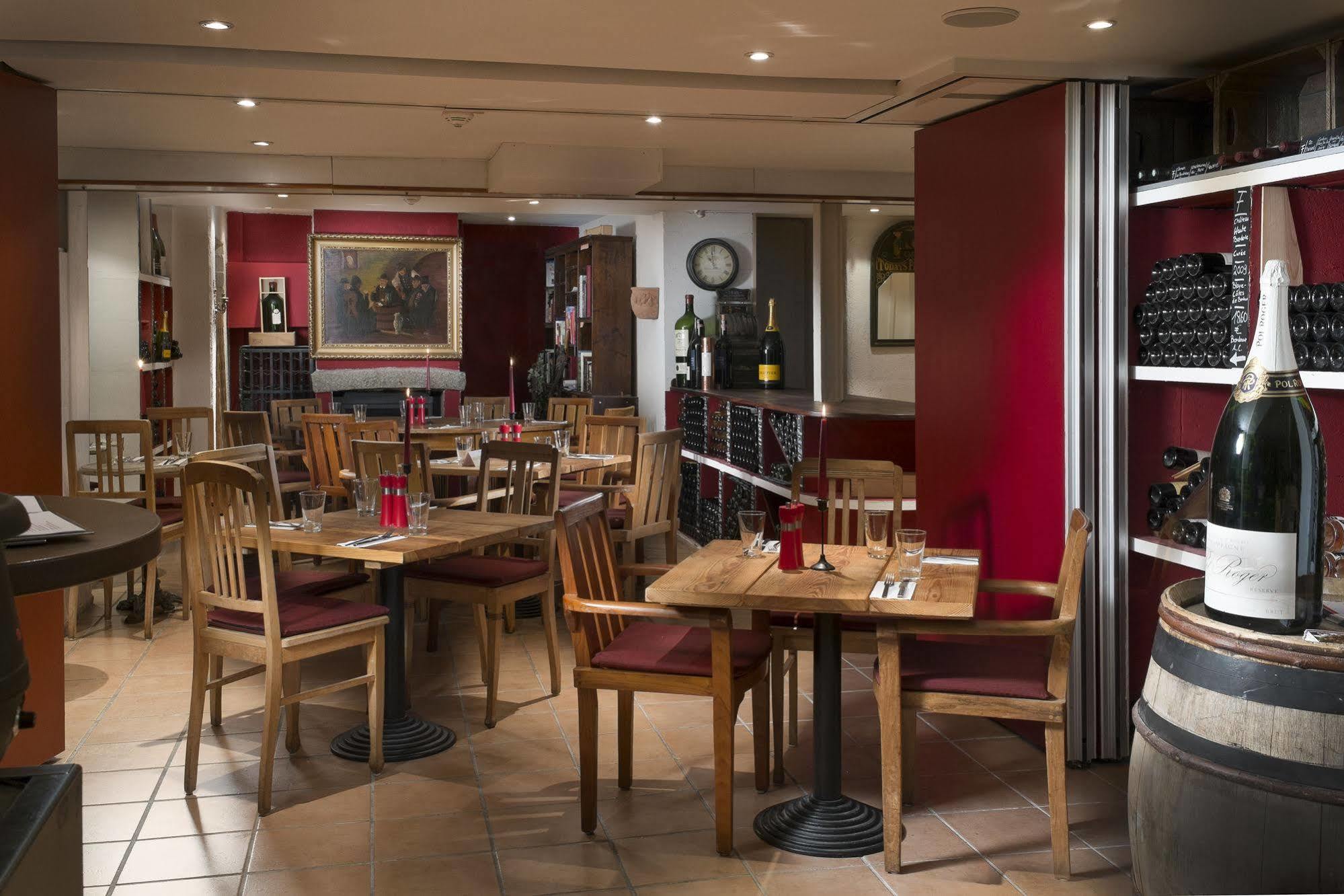 Baseler Hof Hotel 4*
