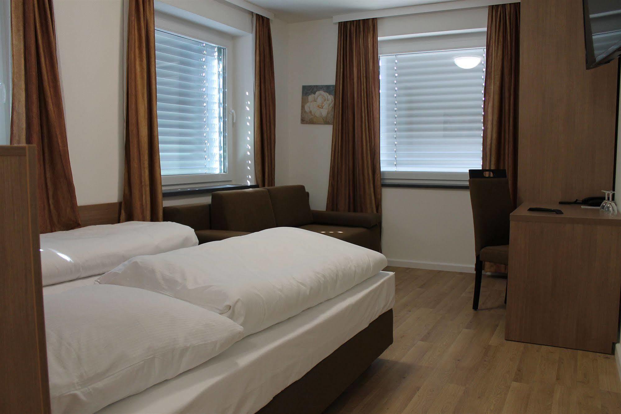 Am Hotel