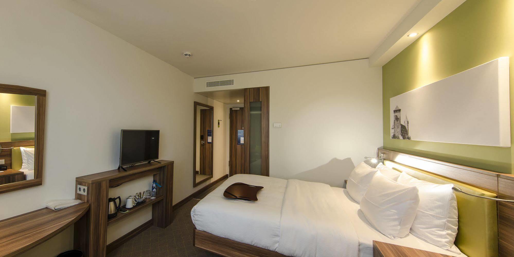 Hampton By Hilton Centre 3*