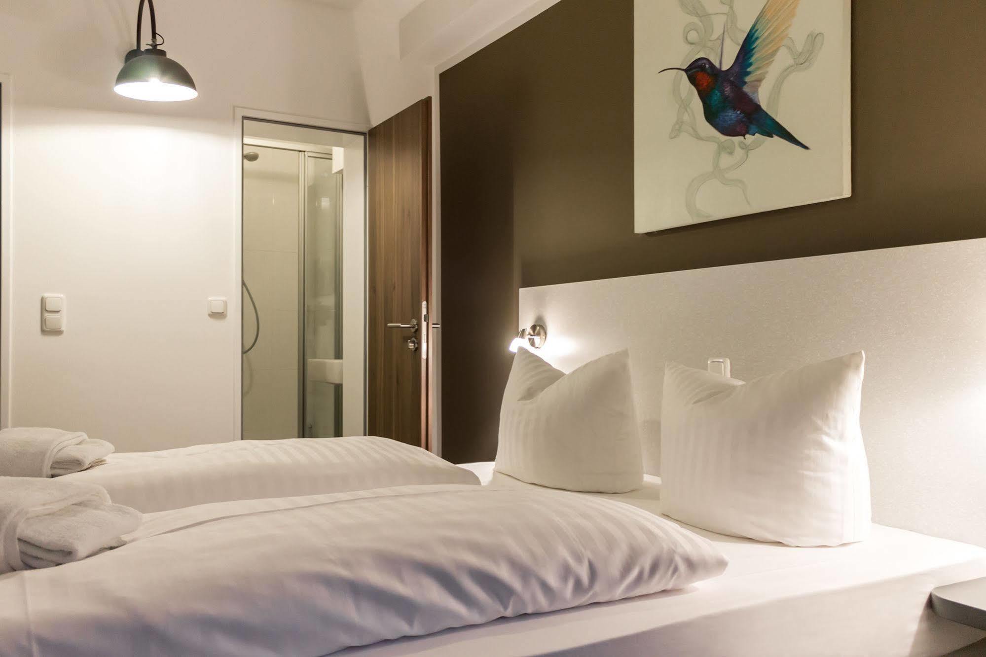 West Hotel 3*