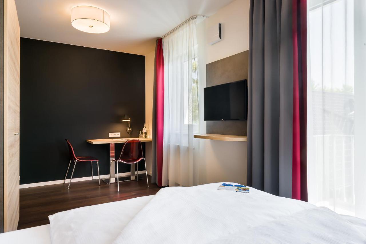 Aparthotel Signature East 3*